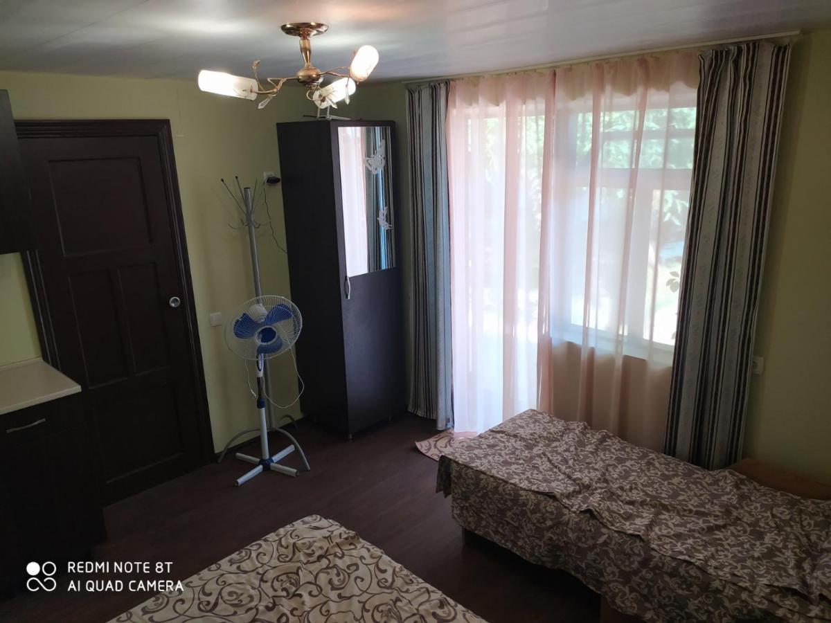 Small Guest House Lazurne Exterior photo