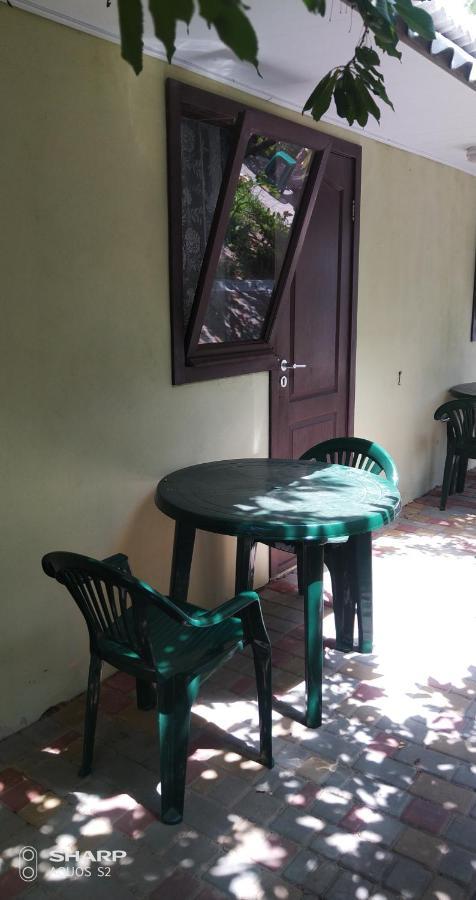 Small Guest House Lazurne Exterior photo