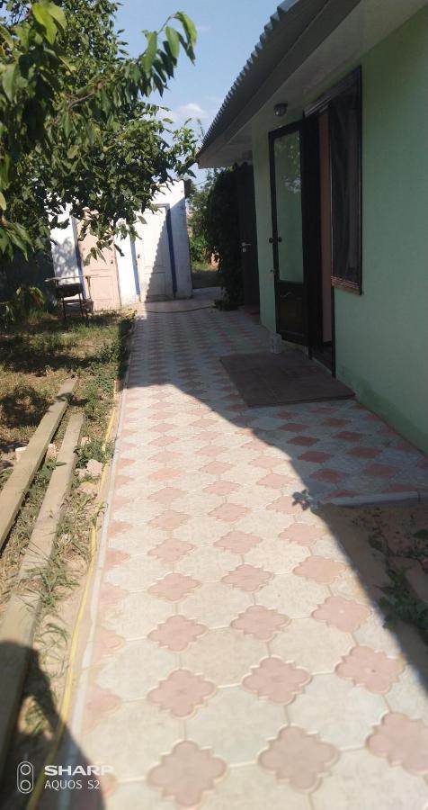 Small Guest House Lazurne Exterior photo