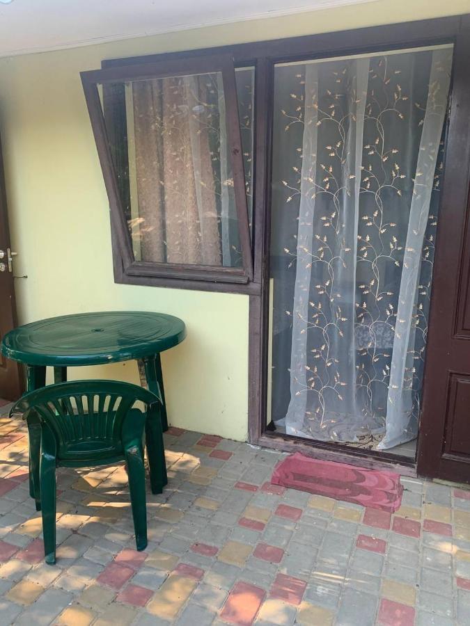 Small Guest House Lazurne Exterior photo