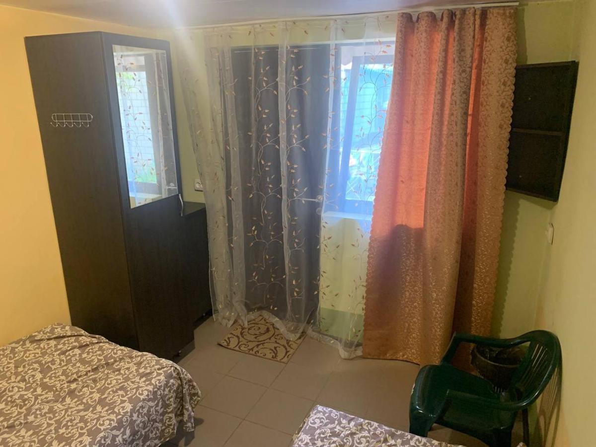 Small Guest House Lazurne Exterior photo